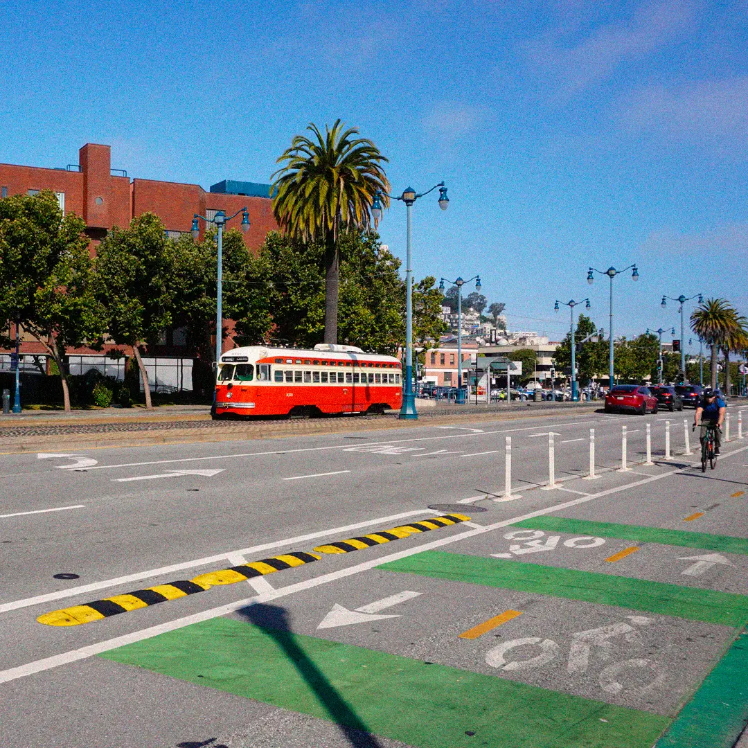 Tram e pista ciclabile San Francisco